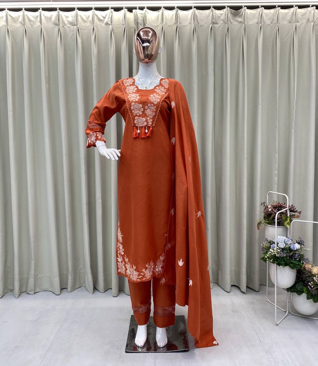 Graceful Everyday Wear with Designer Touch – Premium Reyon Slub Cotton Suit Set
