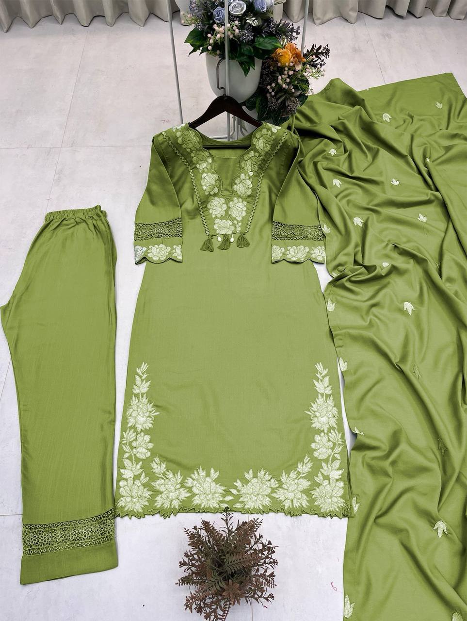 Graceful Everyday Wear with Designer Touch – Premium Reyon Slub Cotton Suit Set