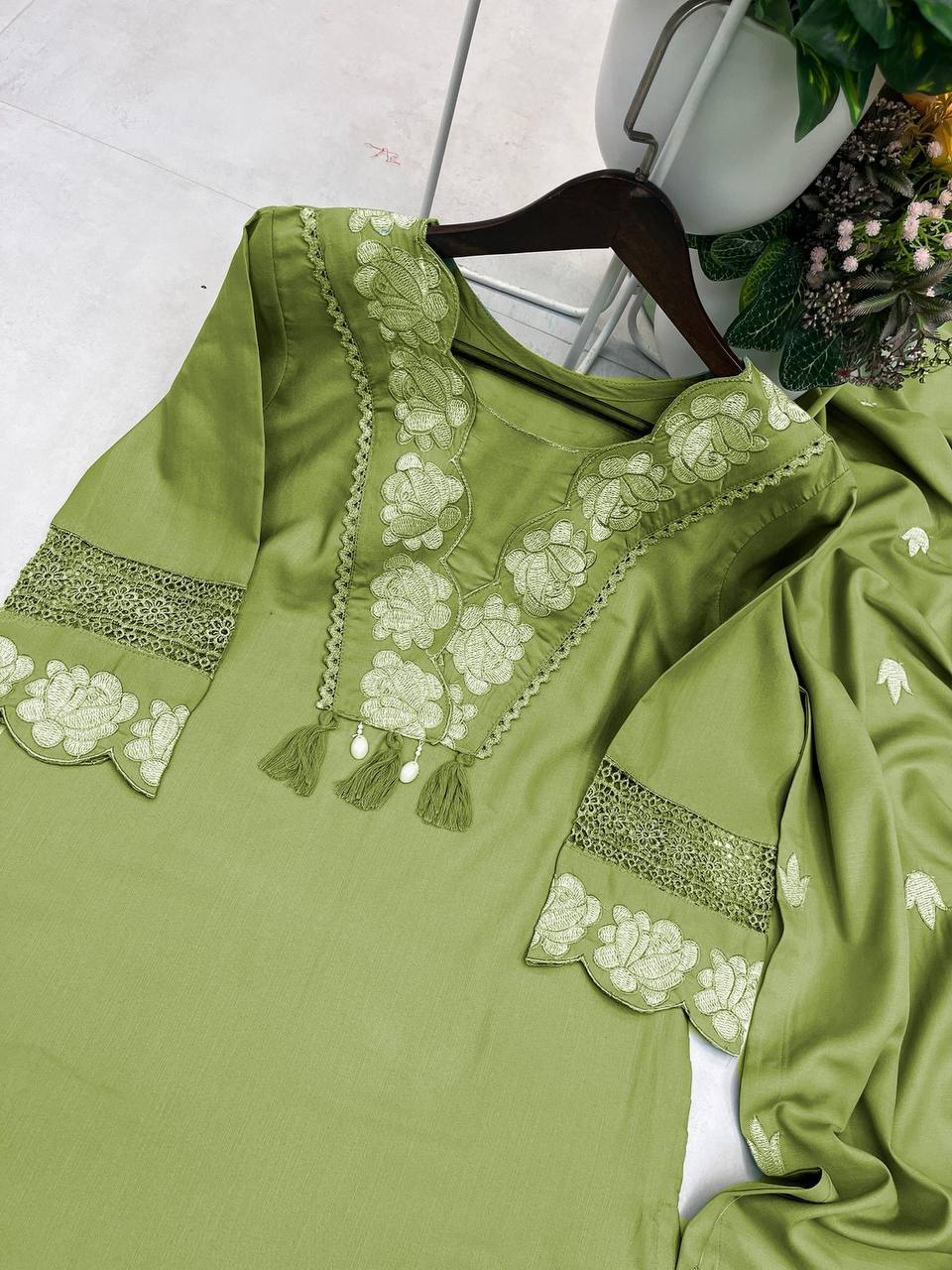 Graceful Everyday Wear with Designer Touch – Premium Reyon Slub Cotton Suit Set