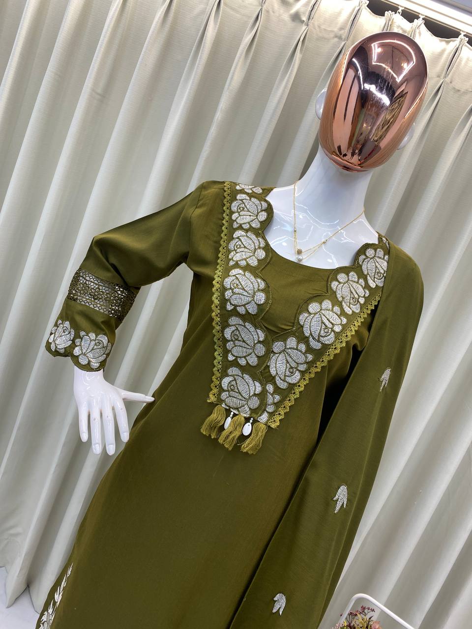 Graceful Everyday Wear with Designer Touch – Premium Reyon Slub Cotton Suit Set
