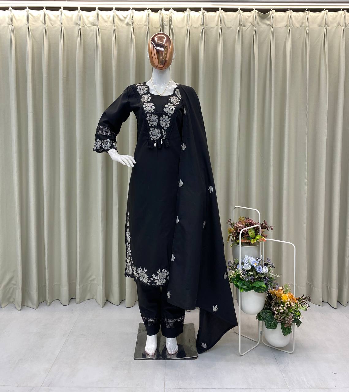 Graceful Everyday Wear with Designer Touch – Premium Reyon Slub Cotton Suit Set