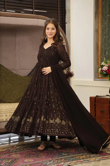 MAHIRA’S RED and BLACK SUIT SET