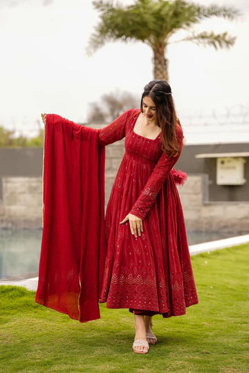 MAHIRA’S RED and BLACK SUIT SET