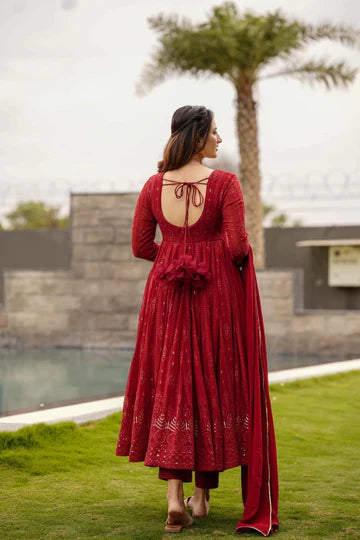 MAHIRA’S RED and BLACK SUIT SET