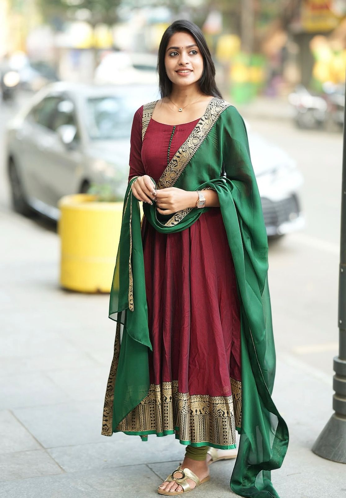 Zari Woven Vichitra Silk Set