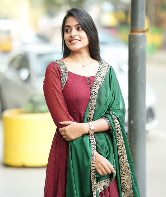 Zari Woven Vichitra Silk Set