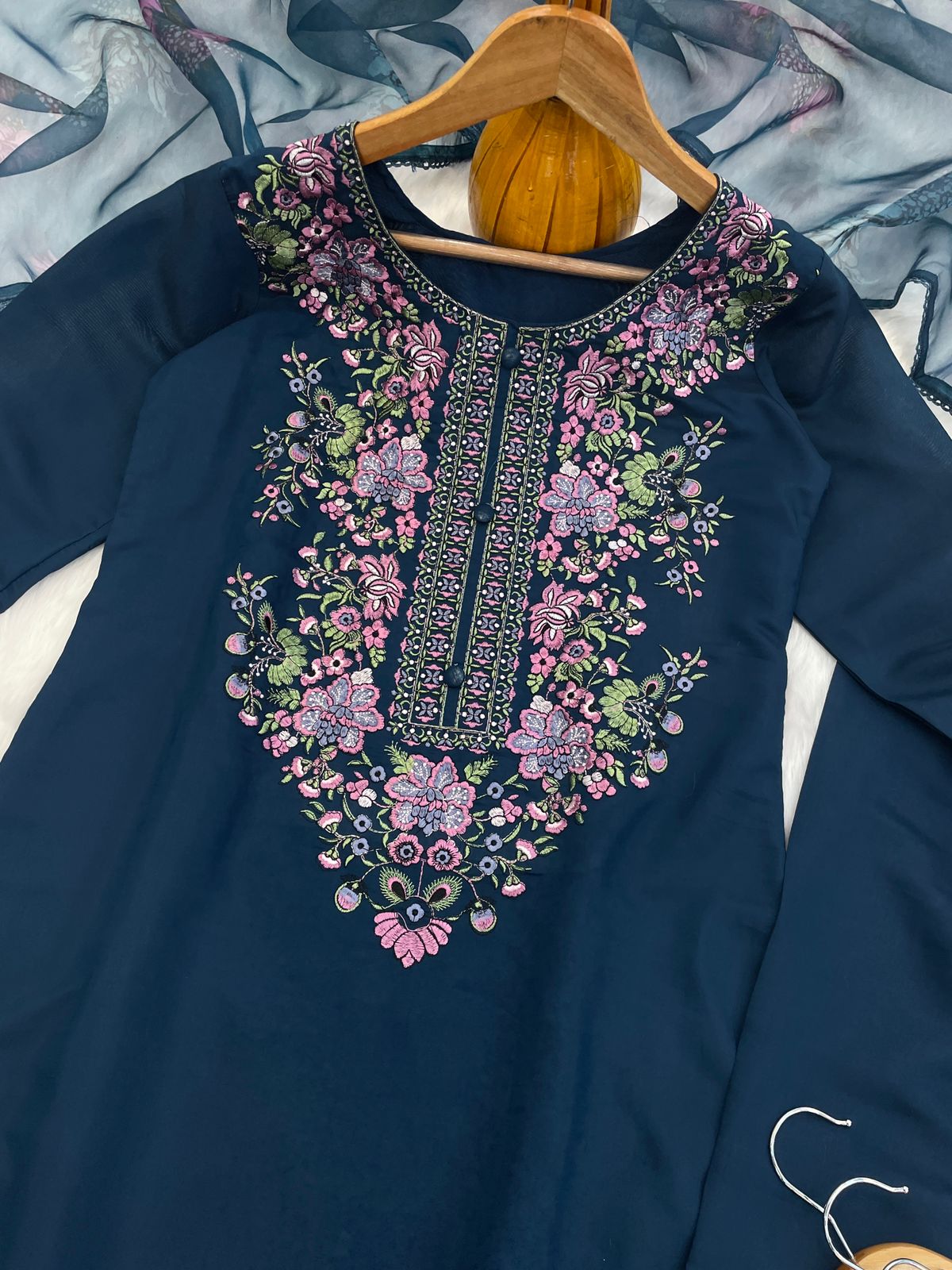 Heavy Roman Set with Net Dupatta