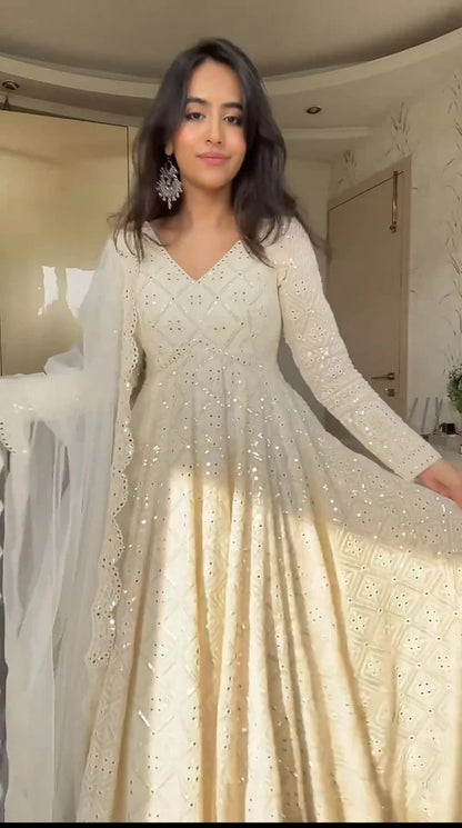 Aniska Classic Lakhnavi Suit Set