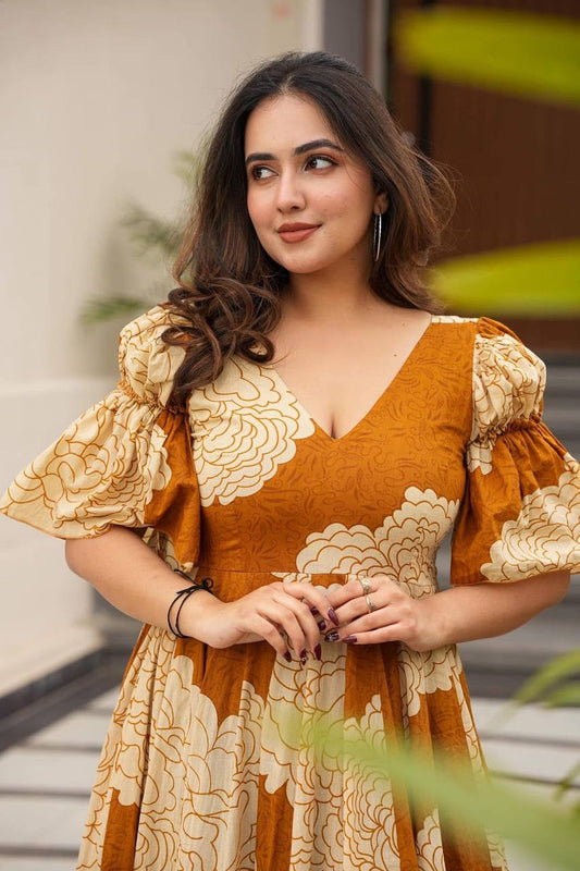 AARVI’S PREMIUM DESIGNER GOWN