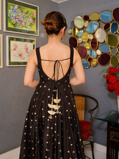 Aahnika Black Premium Royal Elegant Suit Set