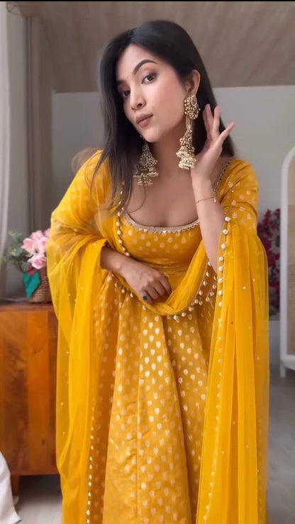 Sitara Chanderi Jacquard Kurta Pant Dupatta Set