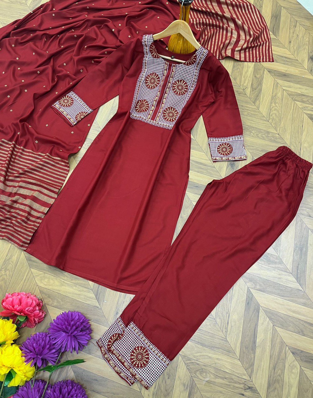 Reyon Embroidered  Set