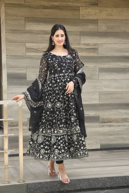 NOOR’S BLACK COLOURED SUIT