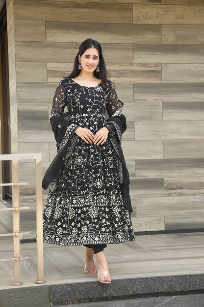 NOOR’S BLACK COLOURED SUIT