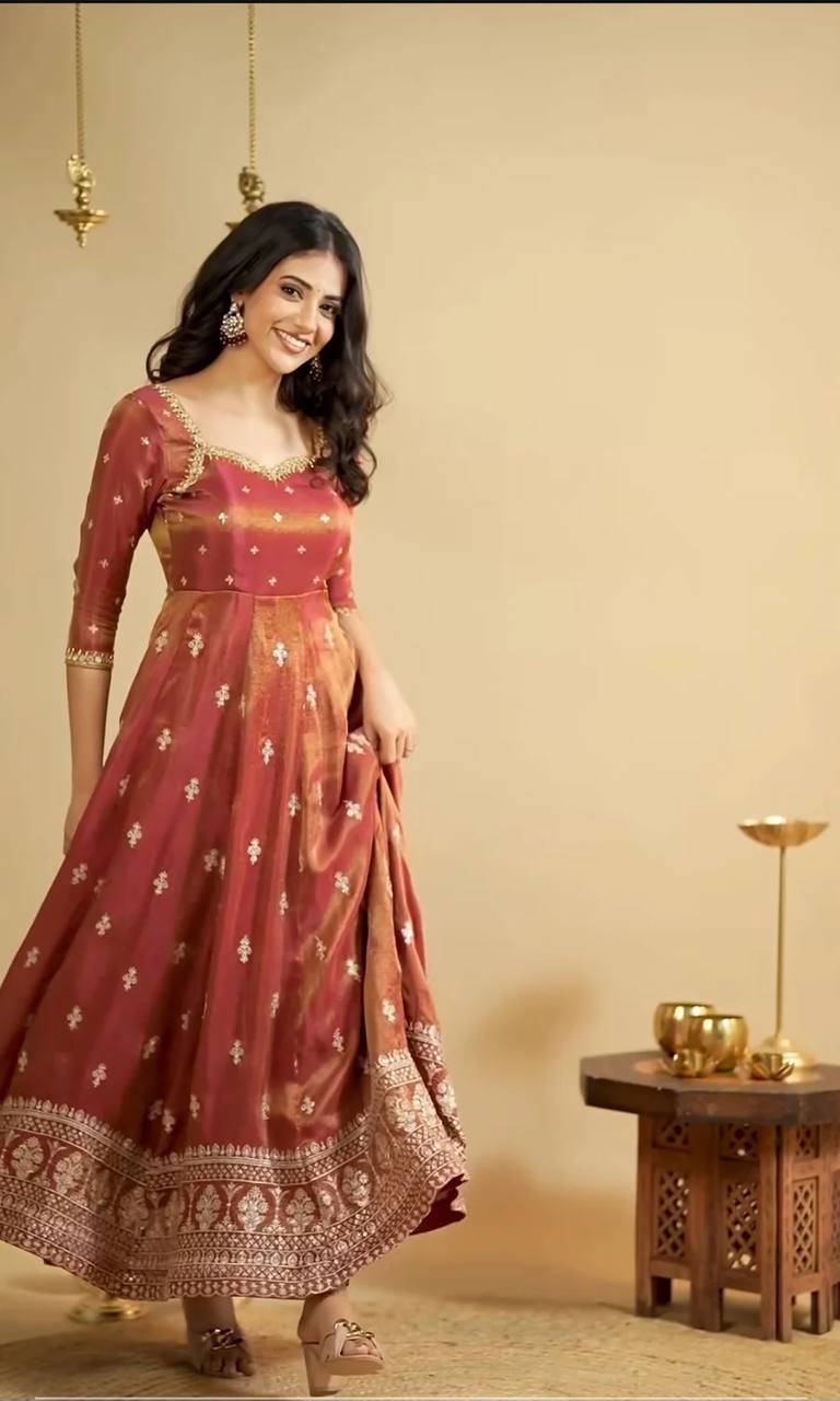 Kiyana’s Cosmo Slit Anarkali Premium Suit Set
