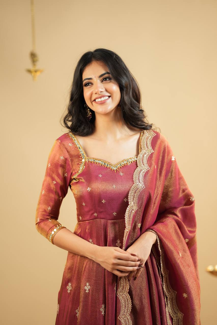 Kiyana’s Cosmo Slit Anarkali Premium Suit Set