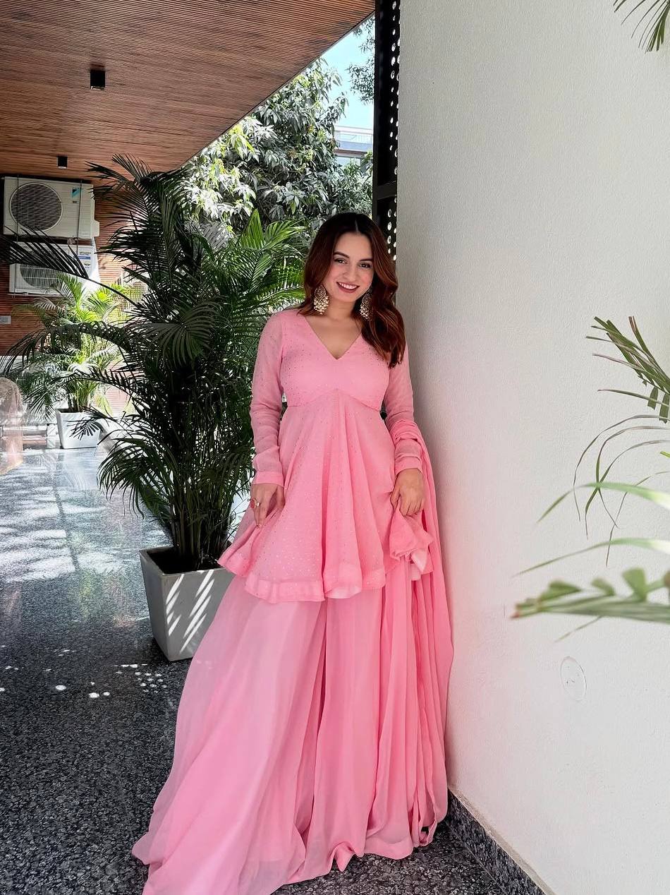 Rosvika Baby Pink Suit Set