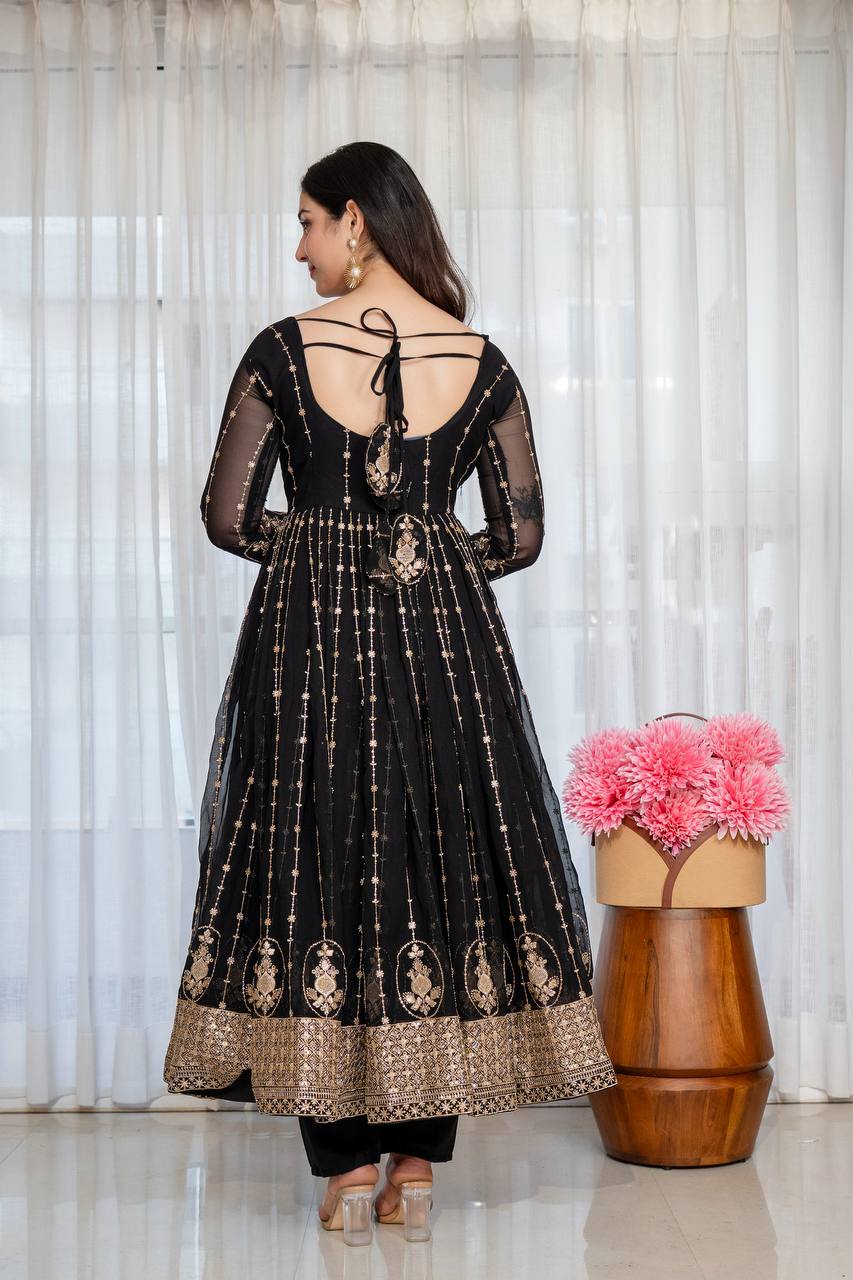 Rooh-e-Noir Heavy Embroidered Black Anarkali Suit Set