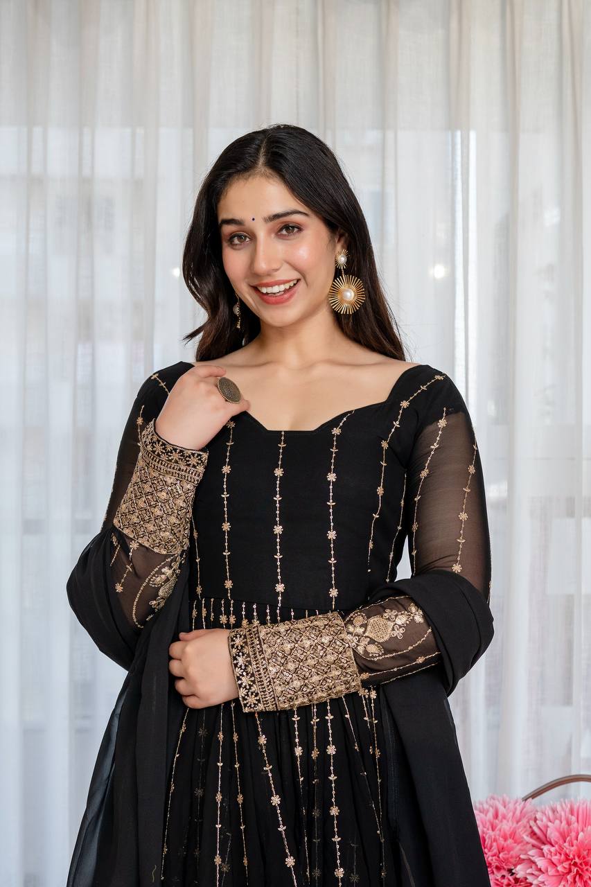 Rooh-e-Noir Heavy Embroidered Black Anarkali Suit Set